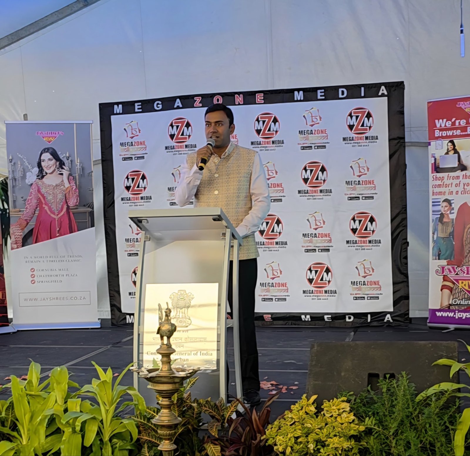 Durban Beach Saree Stroll 2026 – Threads of Bharat