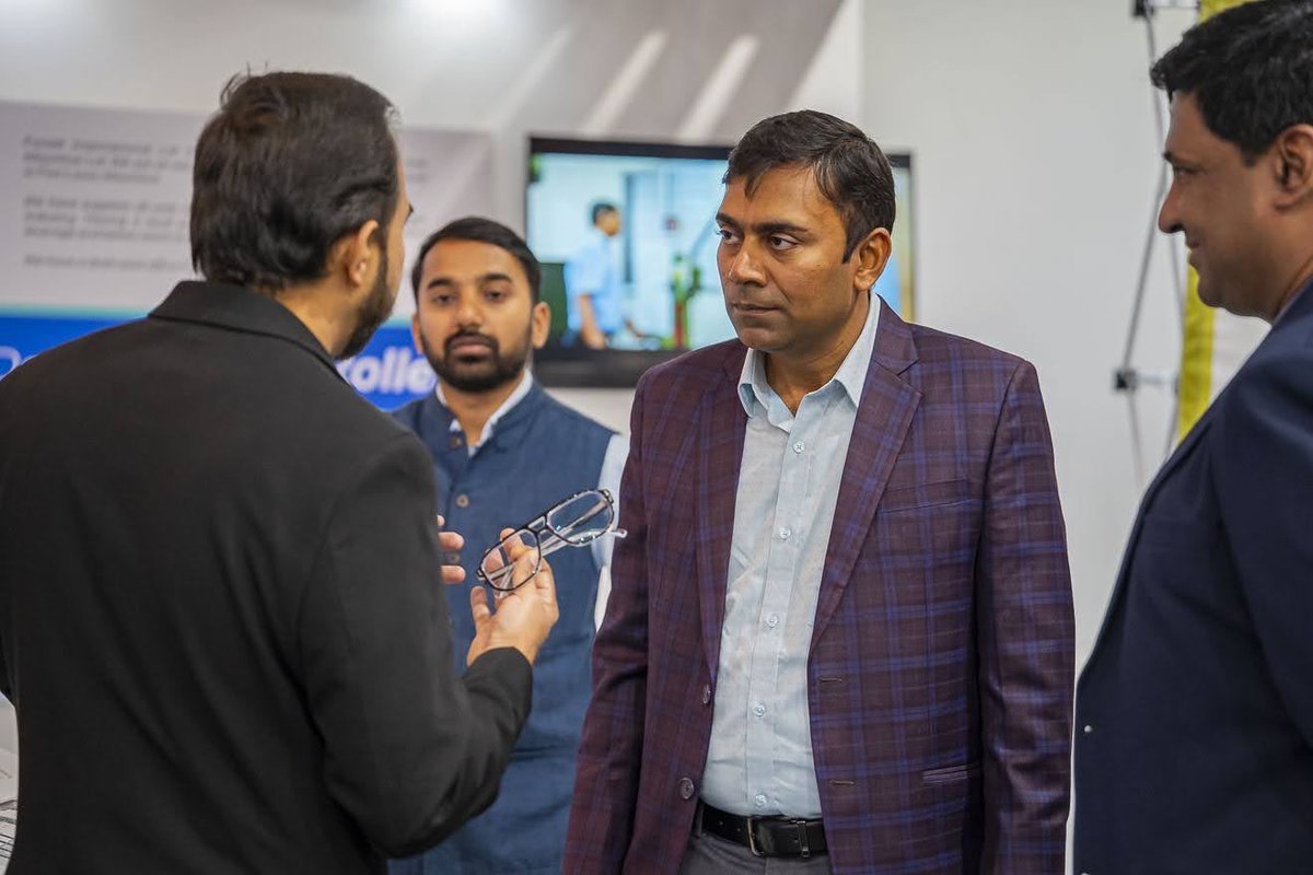 Consulate Visits SASTA’s 100th Anniversary Exhibition